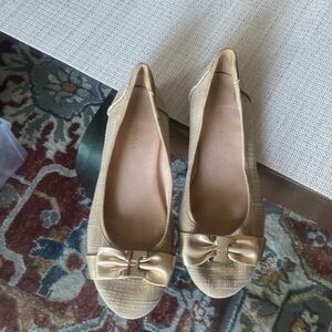 Charter club size 9.5 pre-loved in good condition ,previously sanitize